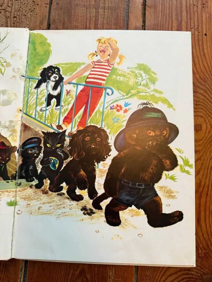 Bleu Grands albums Hachette livre rare ancien blanc Caroline et sa Maison Pierre Probst - photo numéro 3