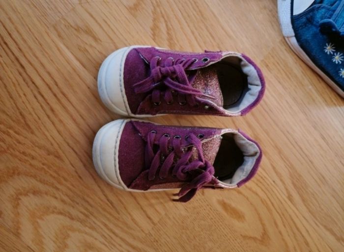 Chaussures violet-rose à paillettes