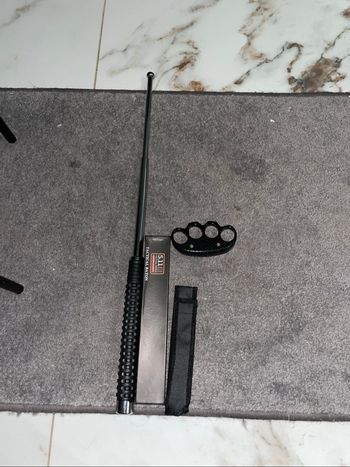 Lot lampe torche multifonctions et bâton de randonnée télescopique
