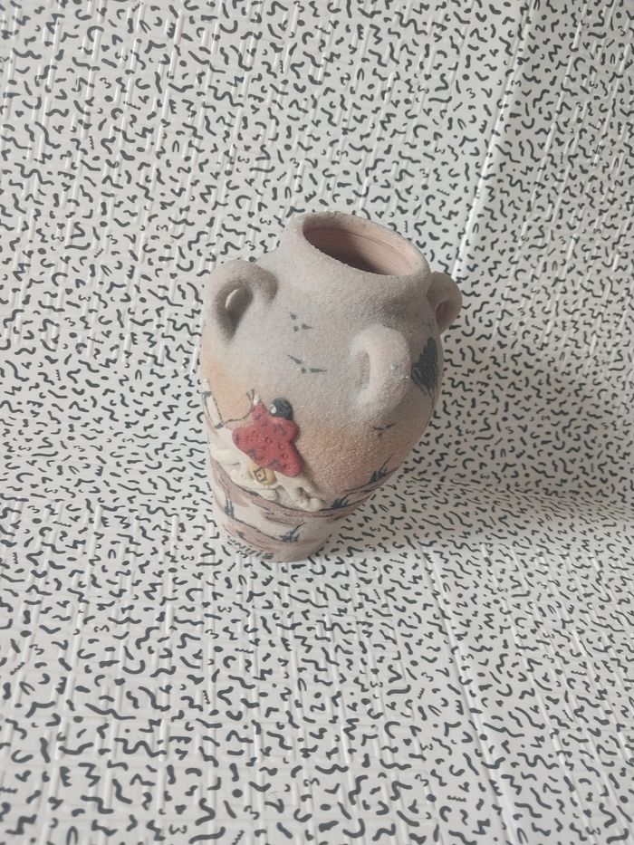 Vase artisanal en grès – personnage sur chameau – fait main Tunisie