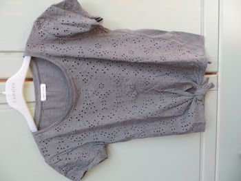 Top tshirt manches courtes kaki broderie anglaise cache cache xs
