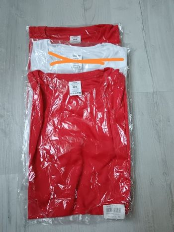 Lot de 2 tee shirt S/M neuf