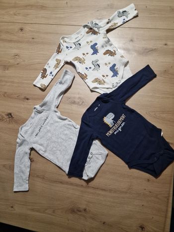 Lot de 3 bodys 12 mois