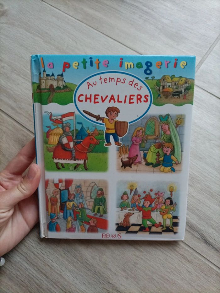 Livre la petite imagerie : au temps des chevaliers