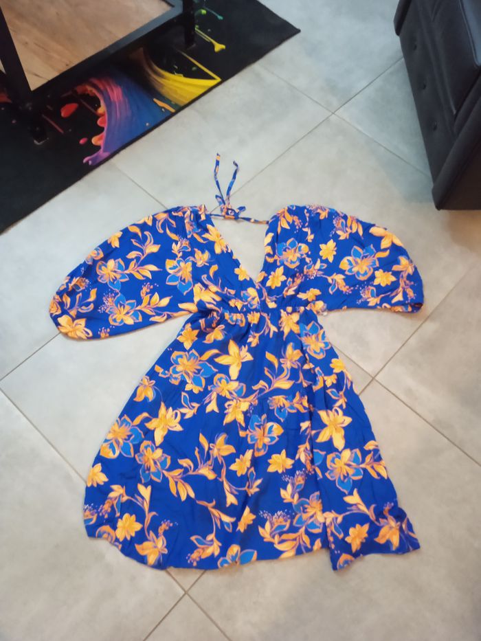 robe à motif dos ouvert neuf glossy