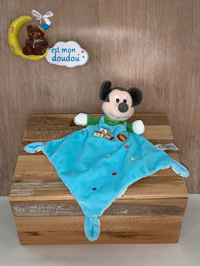 DY63 Doudou Mickey