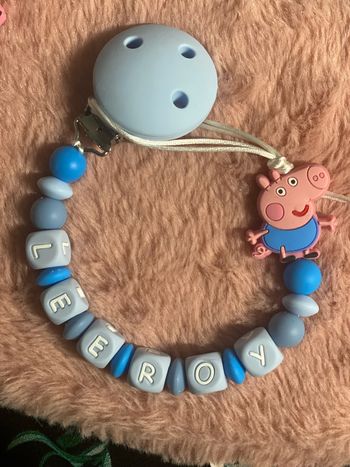 Attache tétine Georges pig