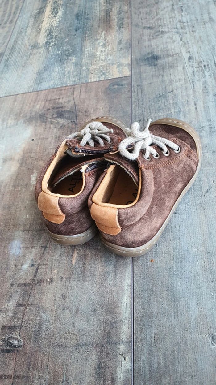 Chaussure tipo alto taille 19 en tres bon état - photo numéro 4