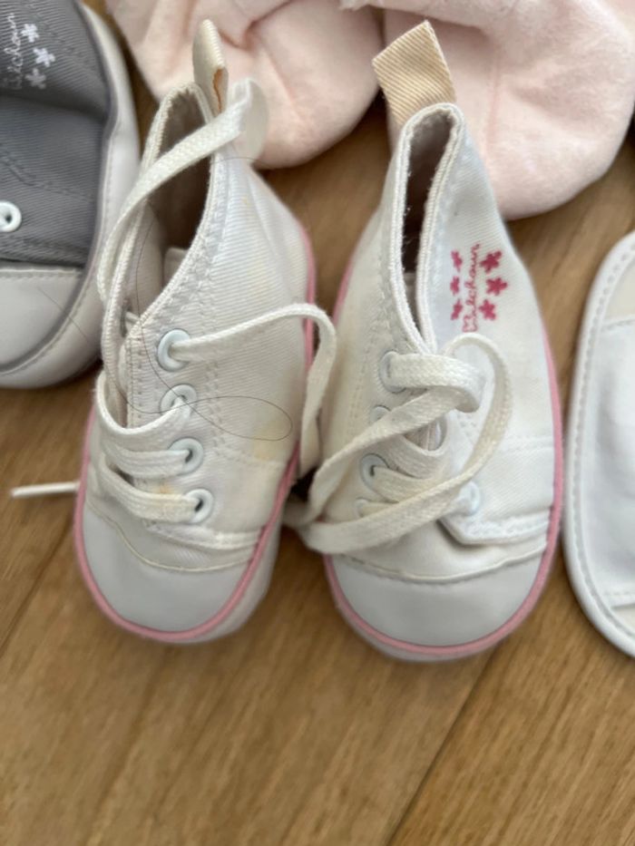 Vend lot de 7 paires de chaussures 6/12 mois - taille 19 bon état - photo numéro 5