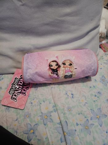 Trousse poupée na na na surprise