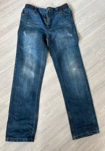 3 jeans taille 10 ans .
