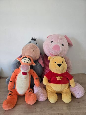 Lot de peluches winnie l'ourson