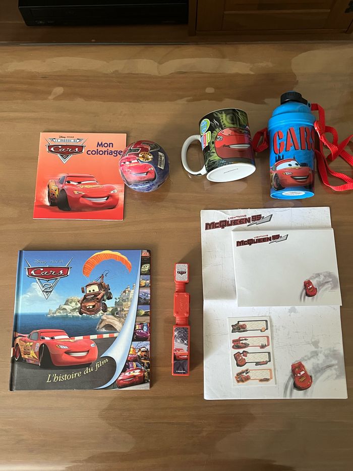 Lot divers articles Cars Disney