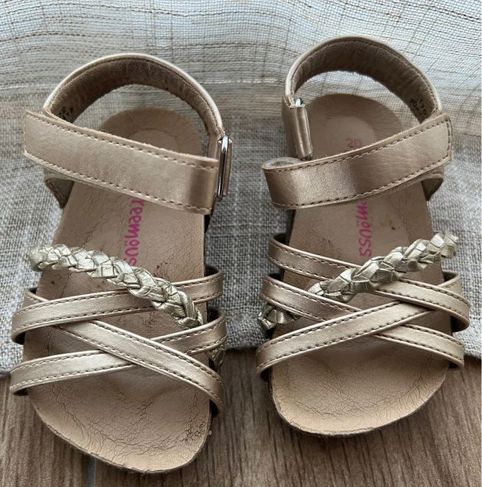 Sandales bébé dorées Taille 20 - photo numéro 2