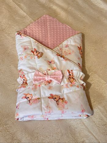 Couverture emmaillotage lapin bébé rose
