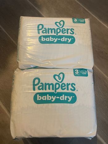 Couches Pampers 