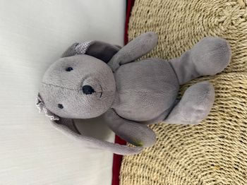 doudou lapin gris imprimé oreilles et flo  textura babykids