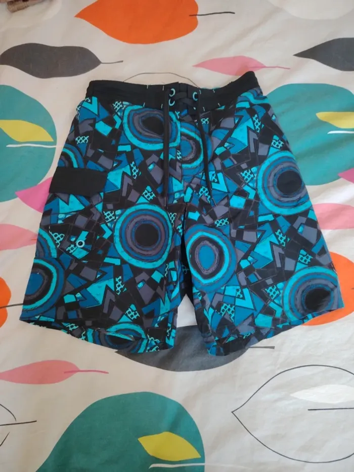Short de bain OWK taille S