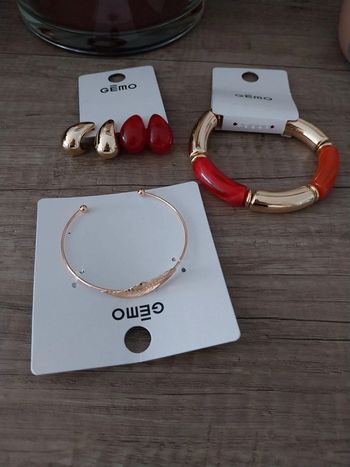 Ensemble de bijoux rouge et doré