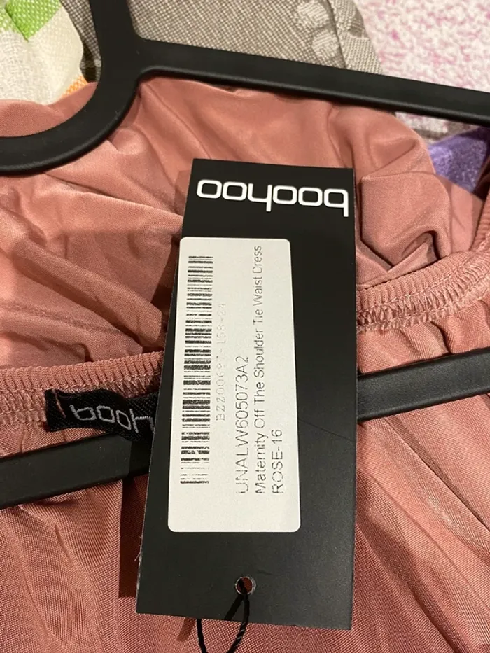 Robe de grossesse robe nouée à la taille épaules dénudées - photo numéro 3