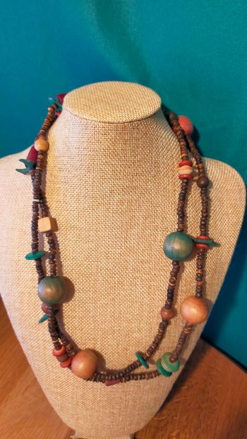 Collier ethnique en perles bois naturelles – Collection Terres d’Ailleurs