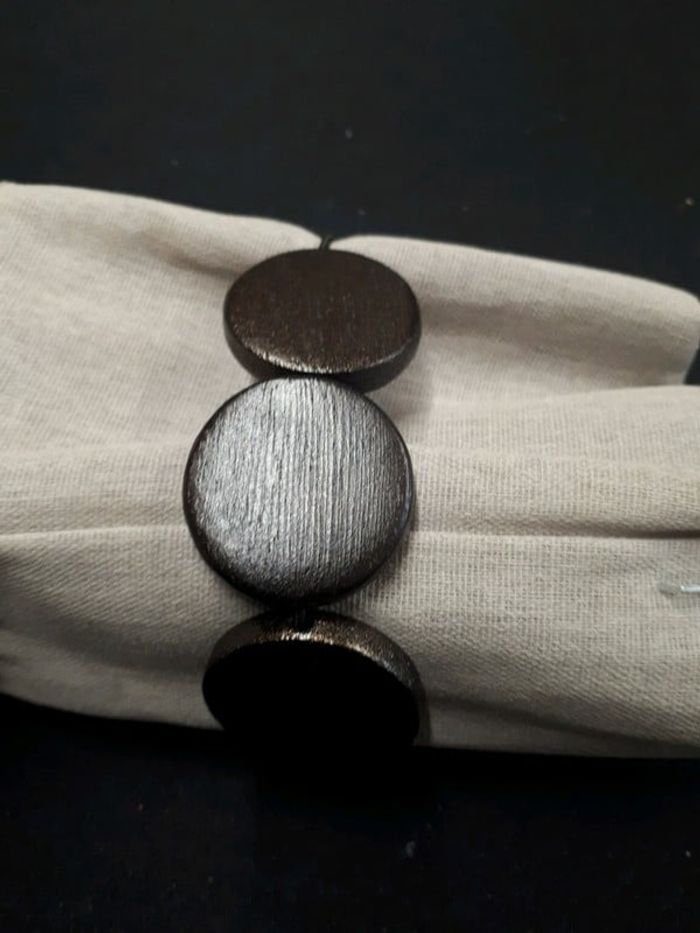 Bracelet en bois bordeaux et marron - photo numéro 2