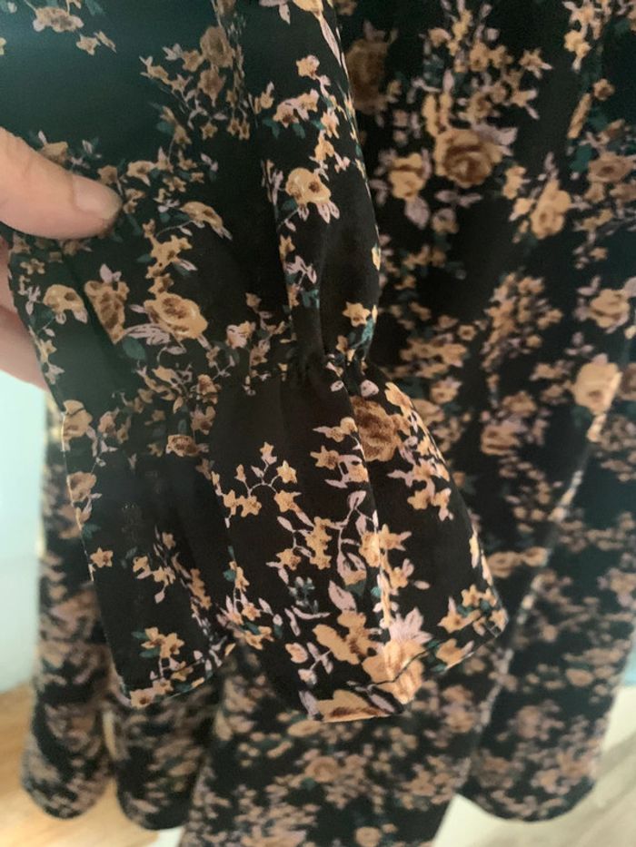 Robe SHEIN noir fleurie taille M - photo numéro 6