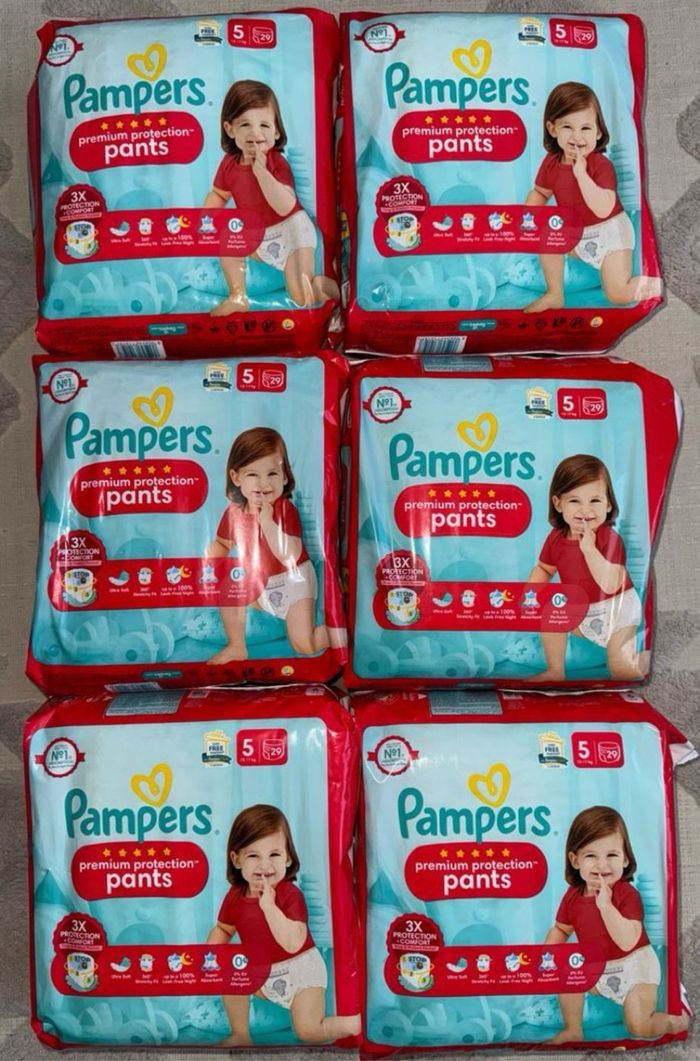 6 paquets de couches Pampers taille 5