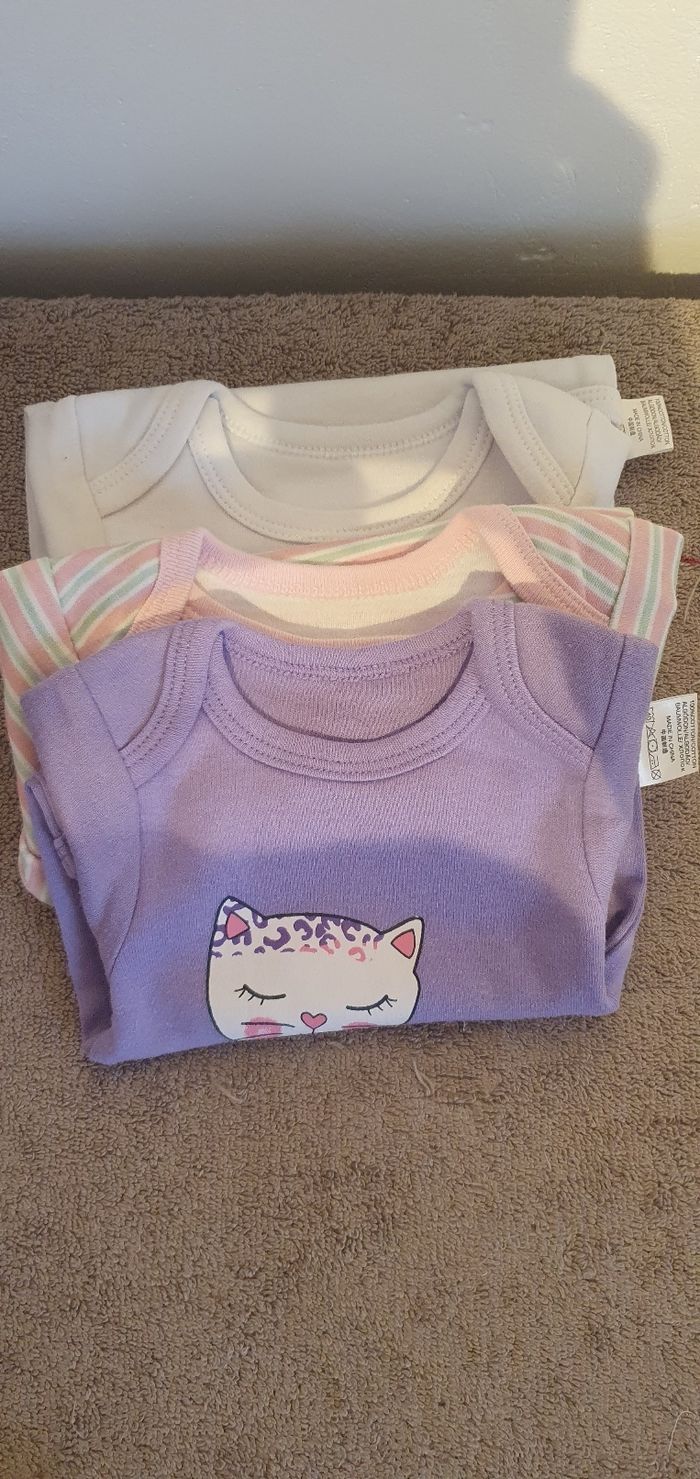 Lot de vêtements fille 1-3 mois - photo numéro 6