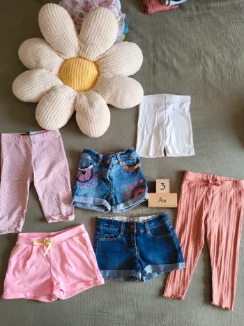 Lot bas pantalons leggings et shorts fille 3 ans Petits prix