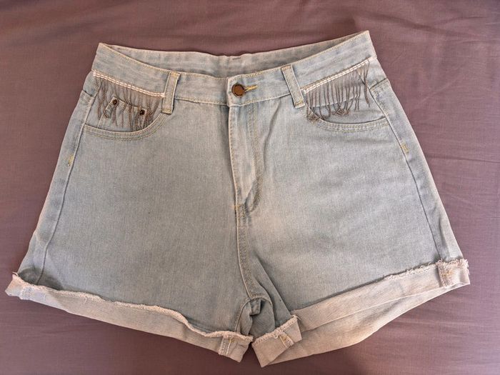 Short en jean clair fantaisie poche