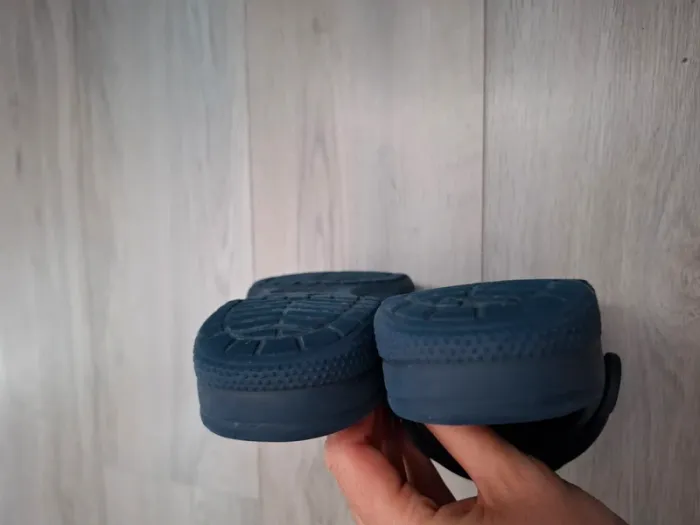 Crocs bleu J3 avec 3 déco de la photo. - photo numéro 17