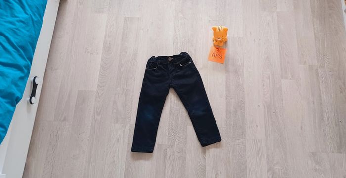 Pantalon noir garçon, taille 3 ans, marque In Extenso, en bon état.