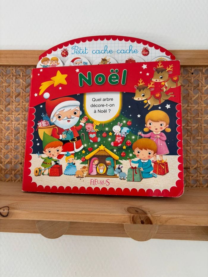 Livre de Noël petit cache cache