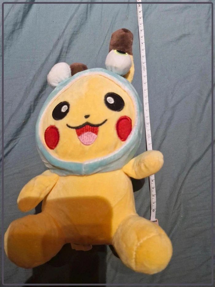 Peluche pikachu bonnet bleu