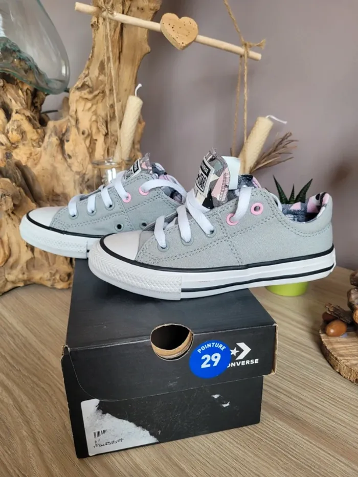 Converse pointure 29 neuves. - photo numéro 5