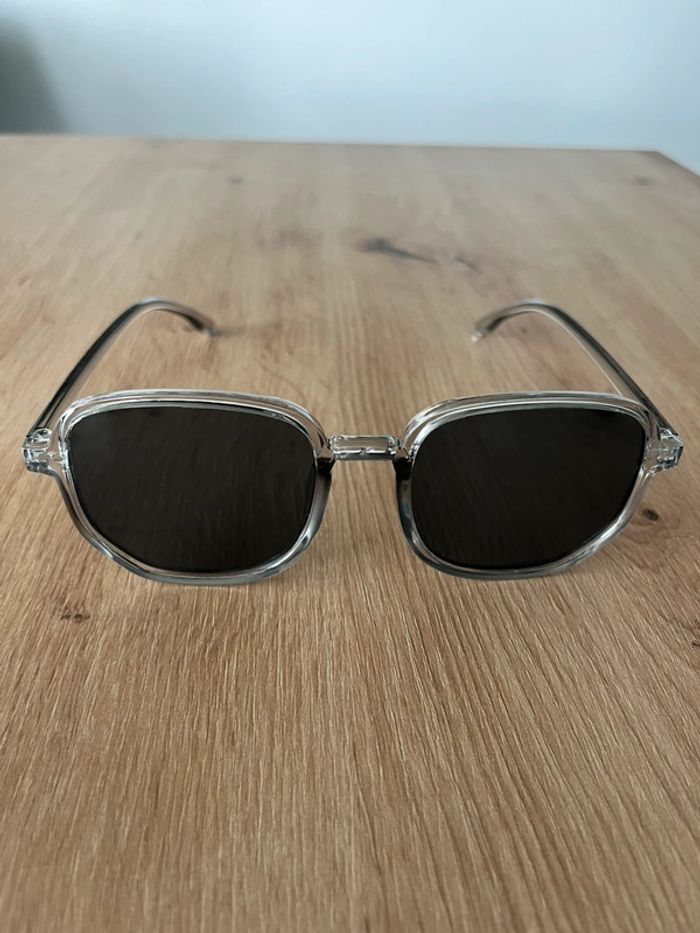 Lunettes de soleil femmes neuves - photo numéro 4