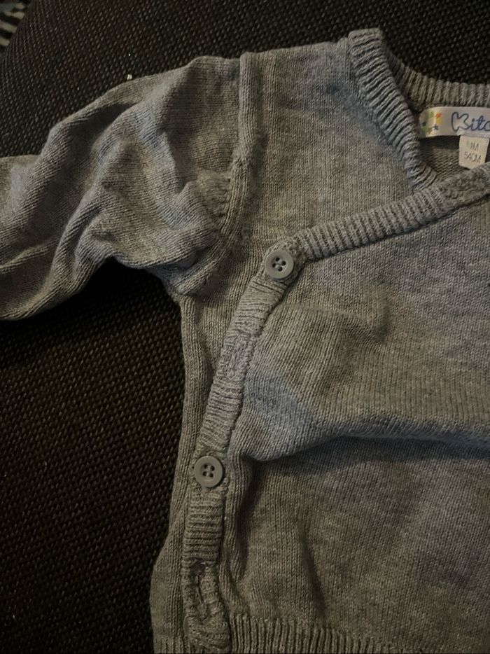 Gilet gris 1 mois - photo numéro 3