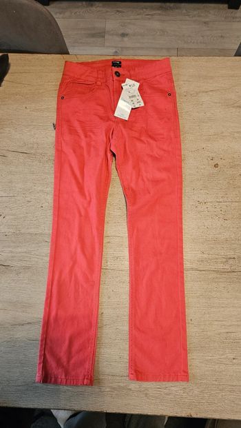 Pantalon skinny fit, rouge, Kiabi, 10 ans, neuf avec étiquette