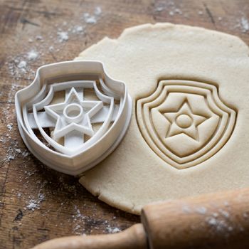Emporte-pièce Bouclier Étoile style Pat Patrouille pour Biscuits et Pâte à Sucre