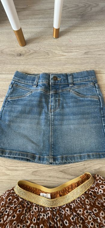 Lot de 3 jupes et 2 jupe short
