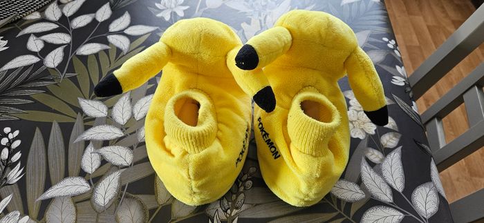Pantoufles pikachu - photo numéro 4