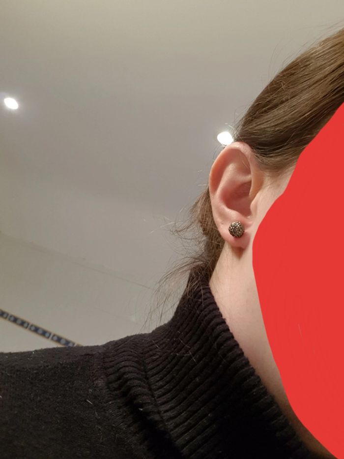 Boucles d'oreilles grises rondes - photo numéro 3