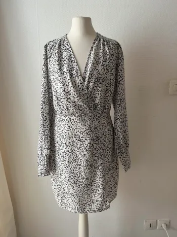 Robe noire et blanche camaïeu taille 38