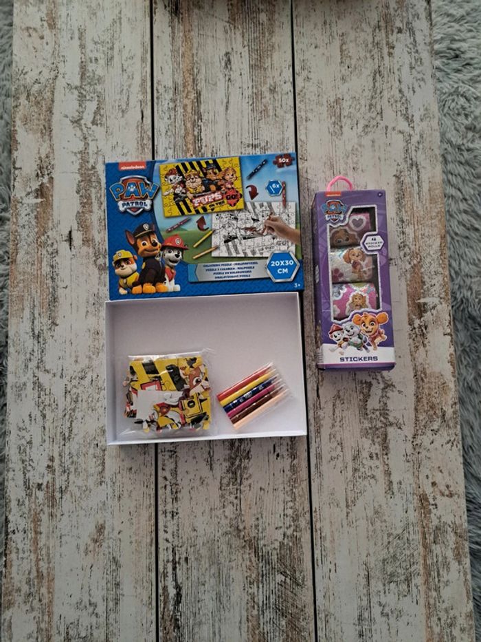 Puzzle à colorier avec autocollants Neuf