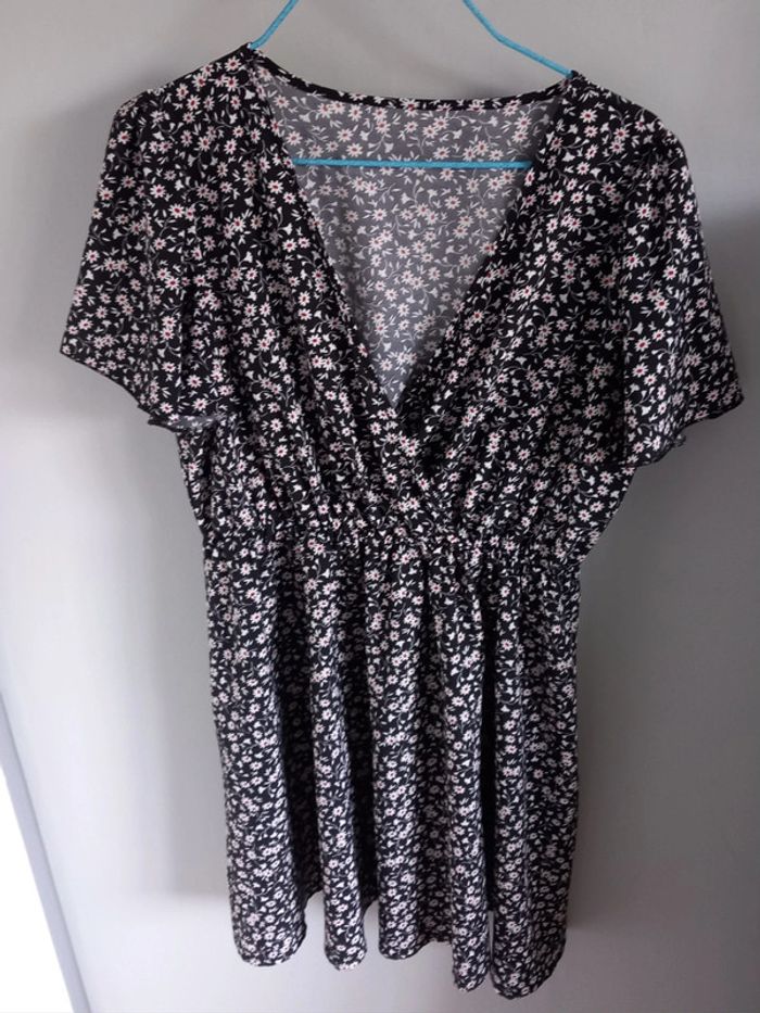 Robe à fleurs manches courtes taille 38