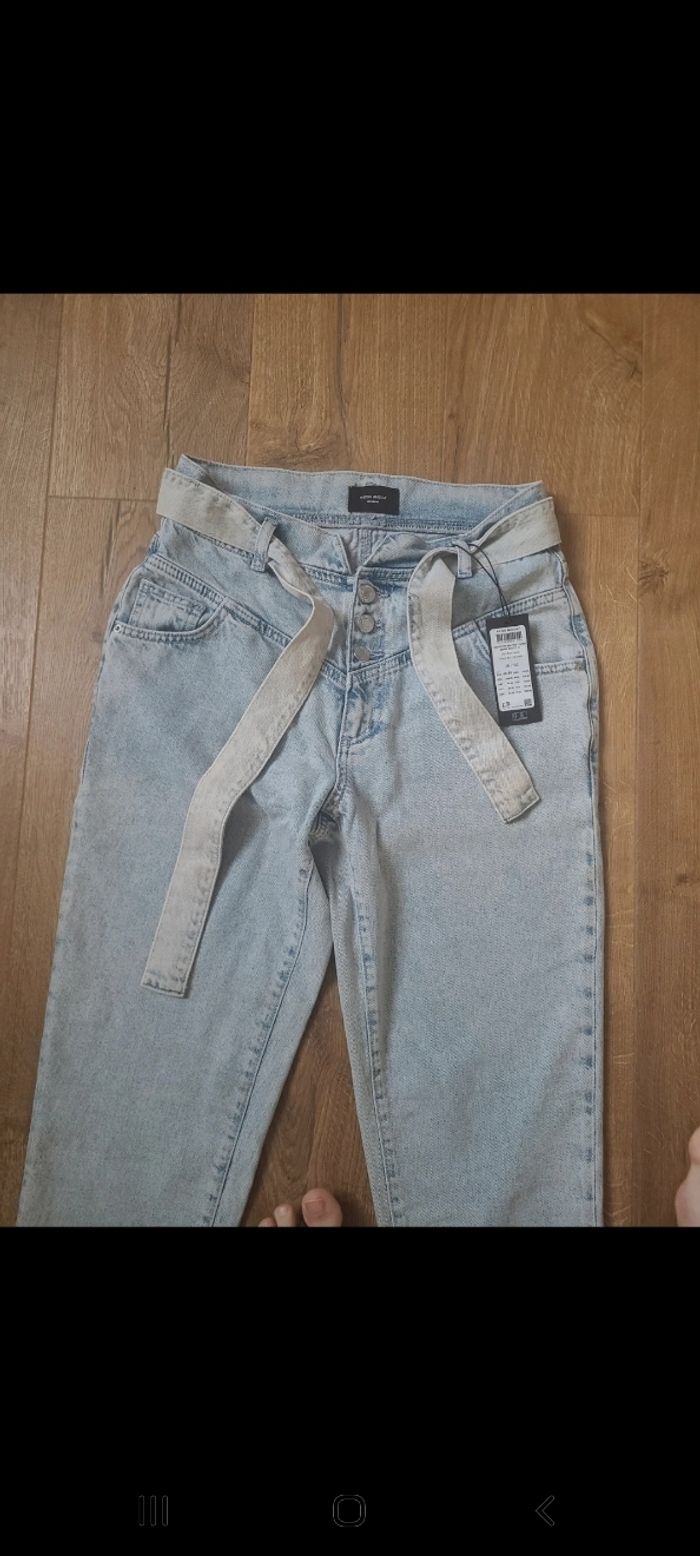 Jeans neuf taille 38