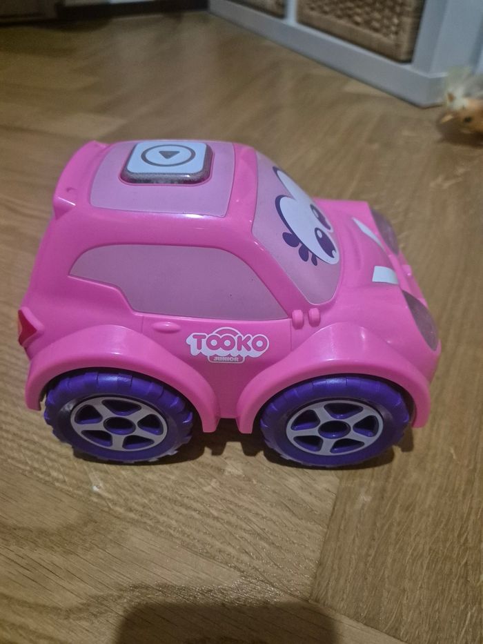 Petite voiture électrique 1er âge télécommandée - photo numéro 4