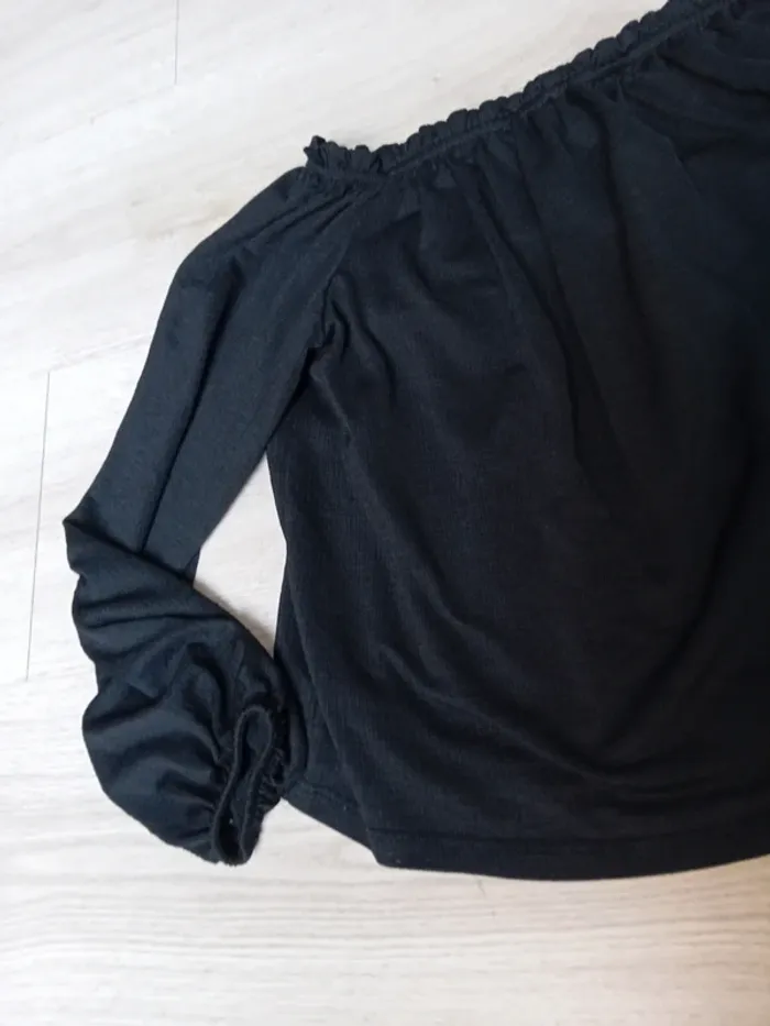 Haut Bershka taille xs - photo numéro 2