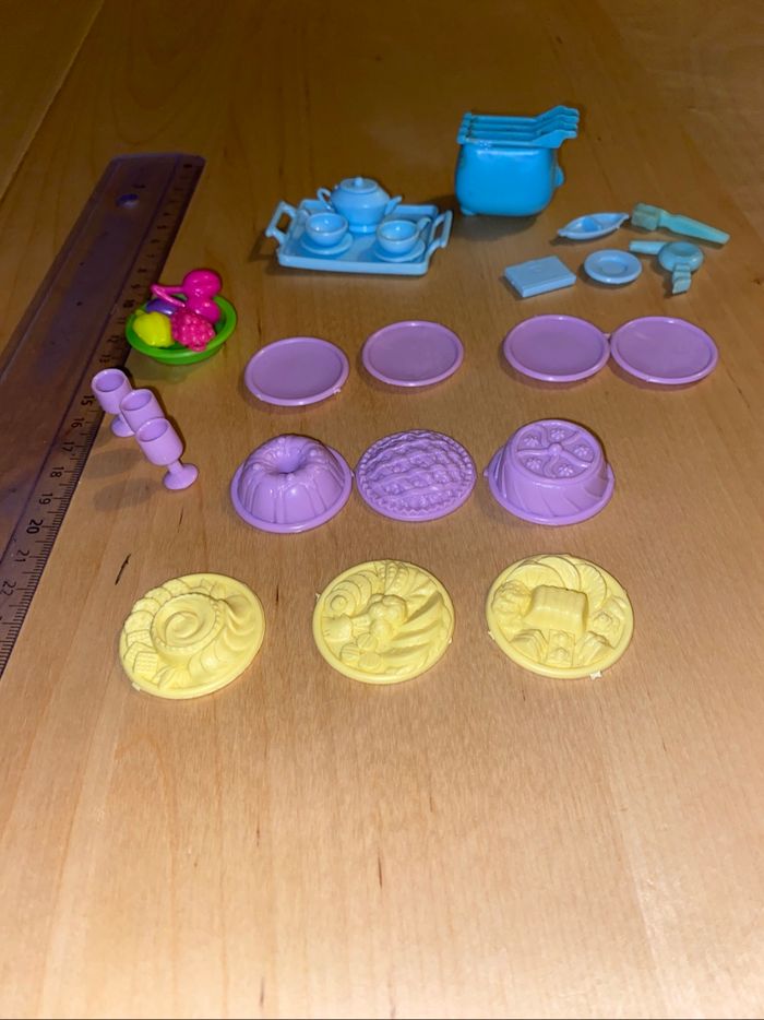 Vaisselle poupée assiette tasse verre plastique jaune violet bleu mannequin - photo numéro 2